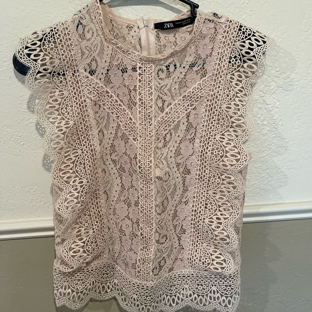 Zara women’s back zip pale pink lace blouse size Xs